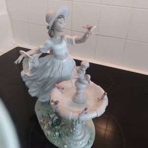 Authentic porcelain lladro with stamp